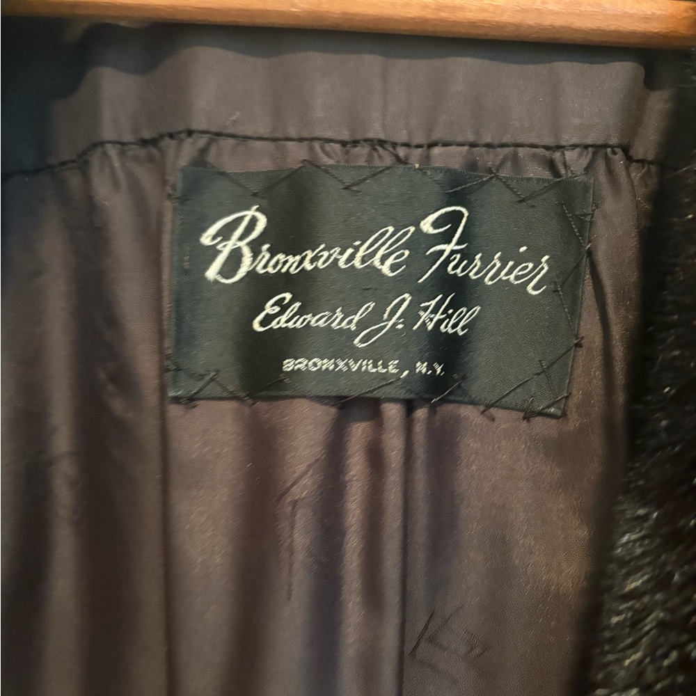 Elegant Blackglama Dark Ranch Mink Coat - Picture 4 of 12